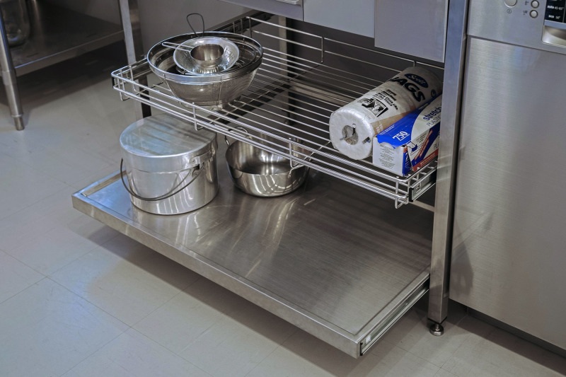 ワイヤーシェルフとスライド棚も追加できます。
