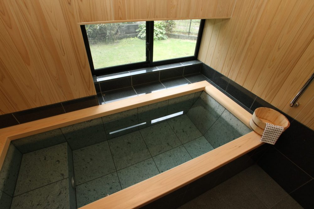 十和田石の風呂
