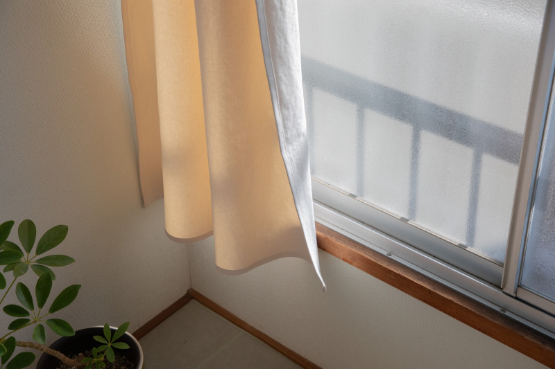 アイボリーは、ほんのり光を通すので朝がきたことを優しく知らせてくれます。（アイボリー）
