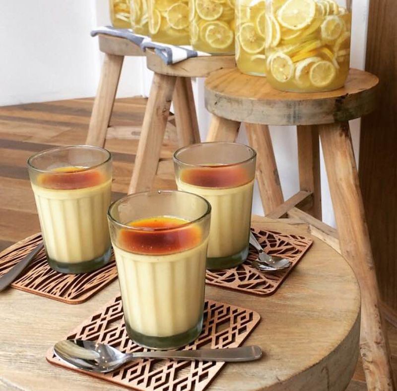 穴場カフェの古材スツール9