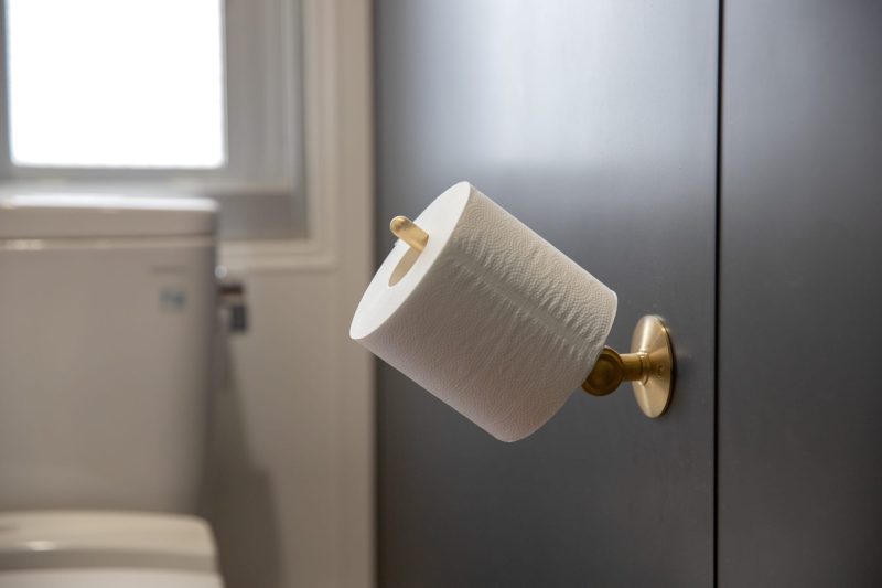 変わり種のトイレットペーパーホルダーはいかが？
