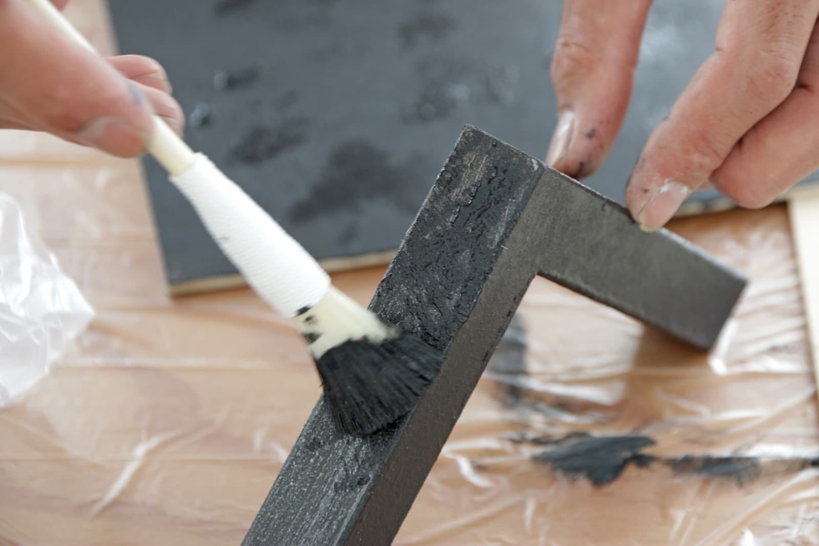 素材の重厚感を増す アイアン塗料のプロ技 | DIY記事 | toolbox