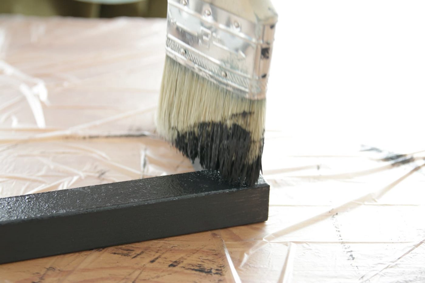 素材の重厚感を増す アイアン塗料のプロ技16