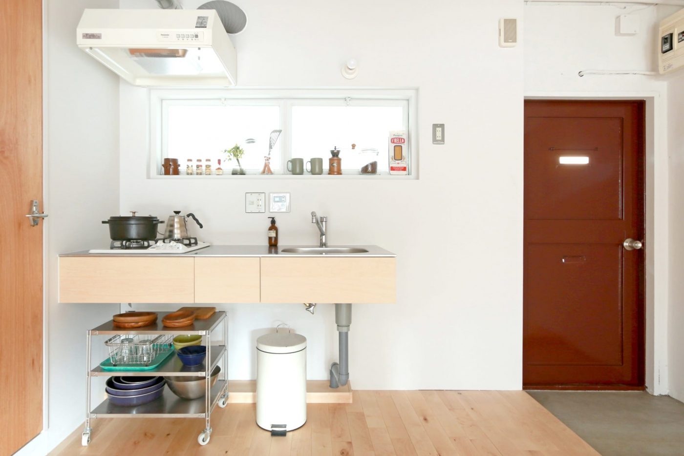 <p>賃貸住宅の空間にポイントとなるキッチンを。（W1500×D600）</p>
