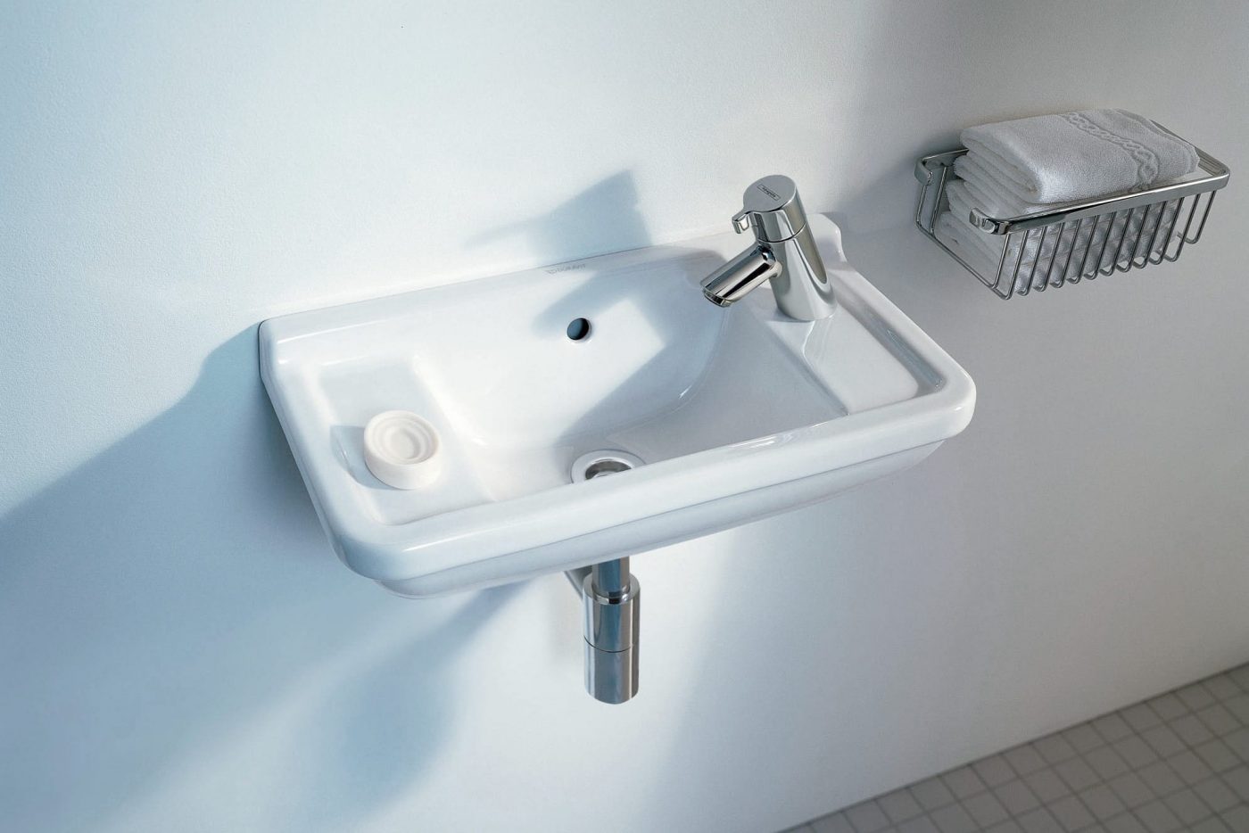 コンパクトなシンクとはまりが良い、オプション水栓のリーニング単水栓との組み合わせ。（フレーム500）
