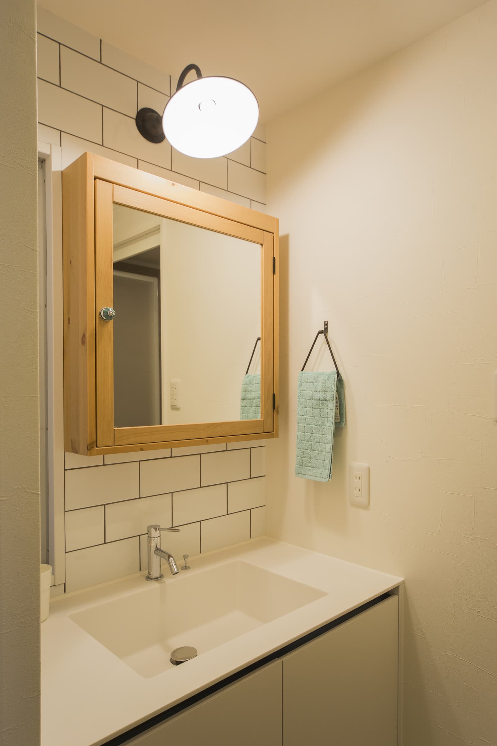 アンティーク　ライト　家　洗面　新築　インテリア　注文住宅　レトロ すっきりと温かく | toolbox