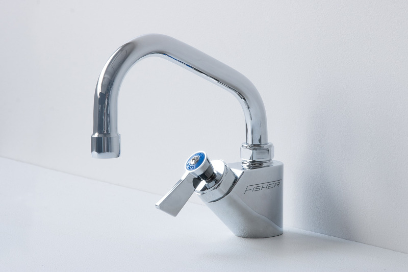 厨房由来の、質実剛健なフォルム。（台付けシングルレバー単水栓 L150）
