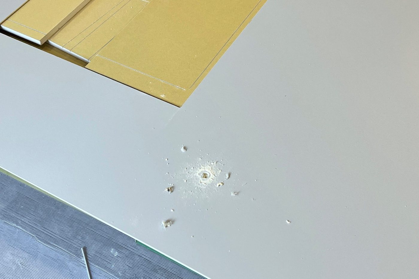 質感のよいキッチンの壁をつくるために「塗装のキッチンパネル」を貼ってみた38