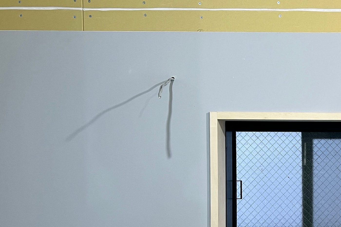 質感のよいキッチンの壁をつくるために「塗装のキッチンパネル」を貼ってみた39