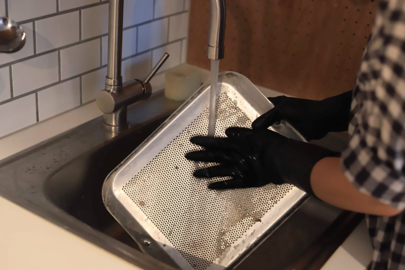 油汚れのひどいレンジフード（換気扇）を綺麗に掃除してみた18