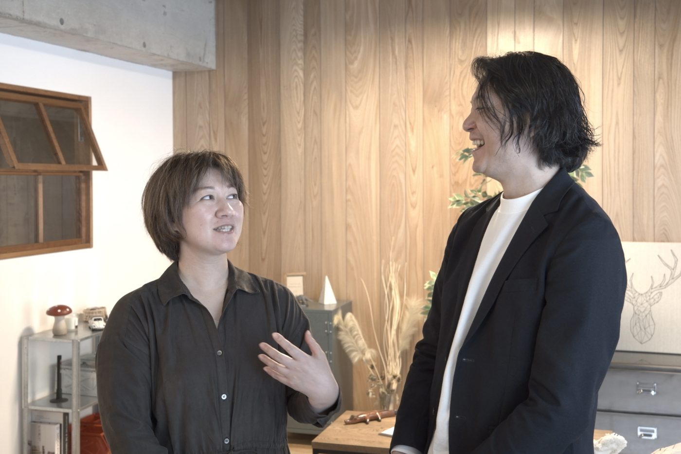 札幌アポロのお二人。営業の新家さん（右）と設計の越智さん（左）