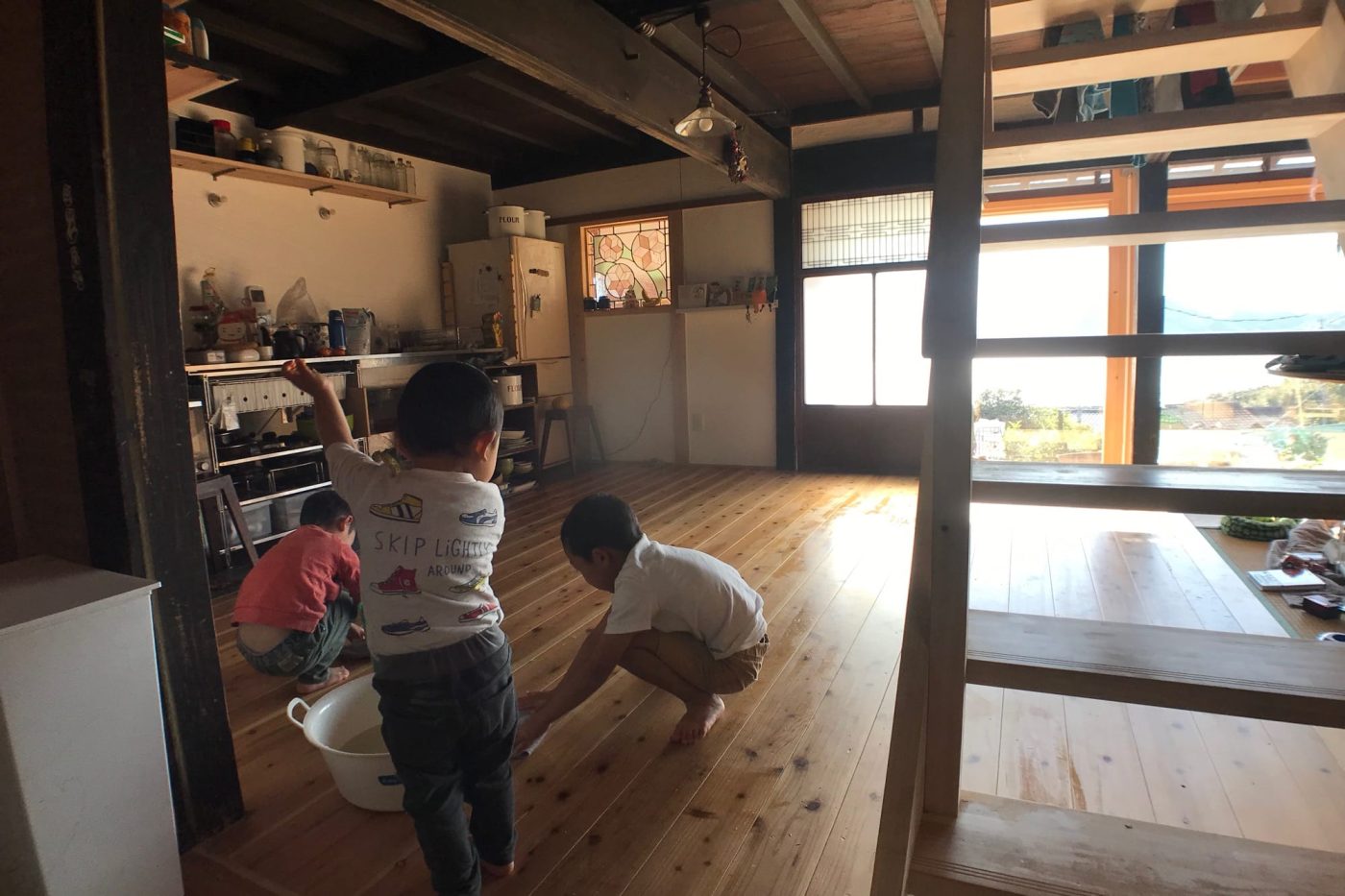 離島で暮らす、限られた子供との時間。自然素材をつかった住まいで、メンテナンスしながら家を育てる暮らし21