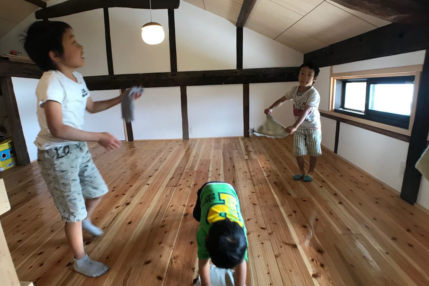 離島で暮らす、限られた子供との時間。自然素材をつかった住まいで、メンテナンスしながら家を育てる暮らし25