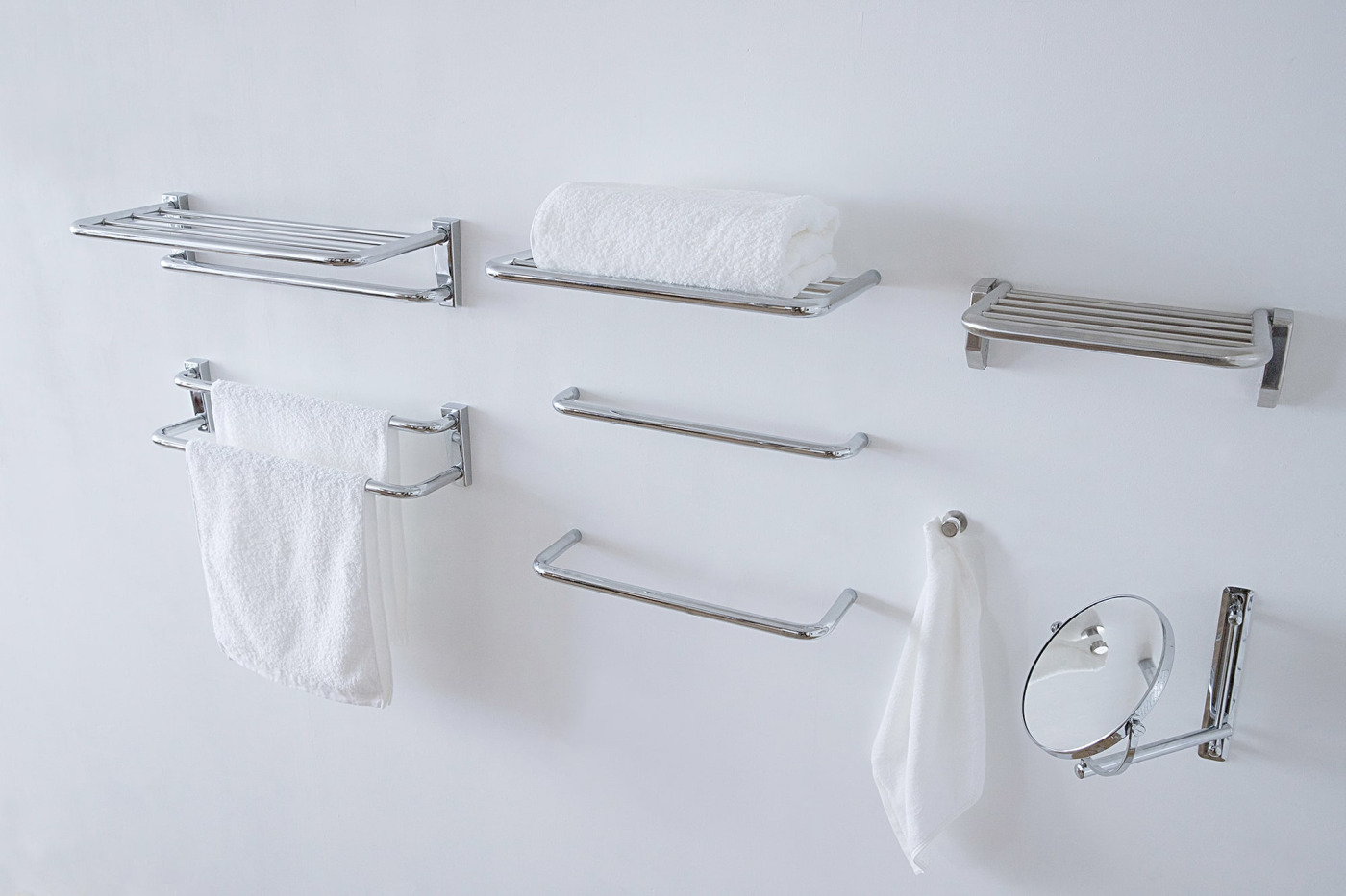 ピカピカと輝く金物たちは、洗面空間に清潔感をもたらしてくれます。
