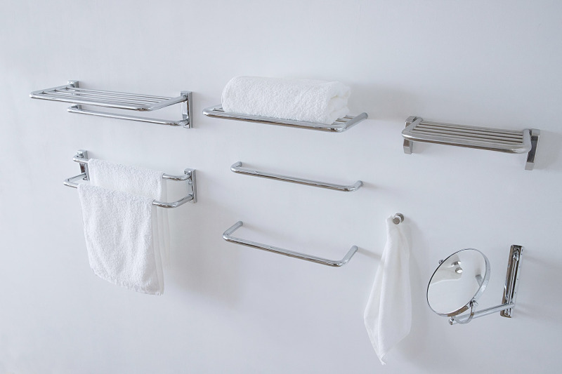 ピカピカと輝く金物たちは、洗面空間に清潔感をもたらしてくれます。
