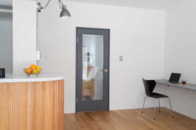 お好みに合わせてアレンジできる、素材として使いやすい框ドアです。
