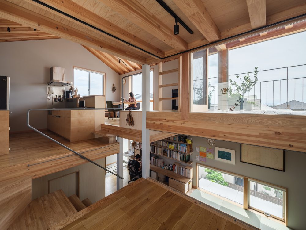 お気に入りの居場所を見つけるワクワクが詰まった、丘暮らしの二世帯住宅 vol.1