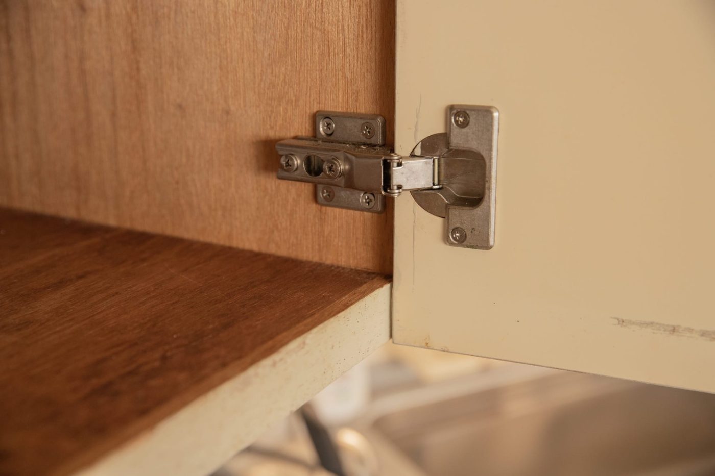 築古戸建のキッチンつまみを付け替えて、オープン収納に変えてみた！90