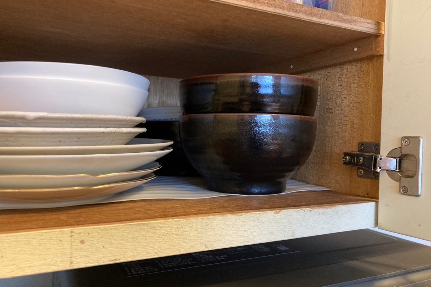 築古戸建のキッチンつまみを付け替えて、オープン収納に変えてみた！21
