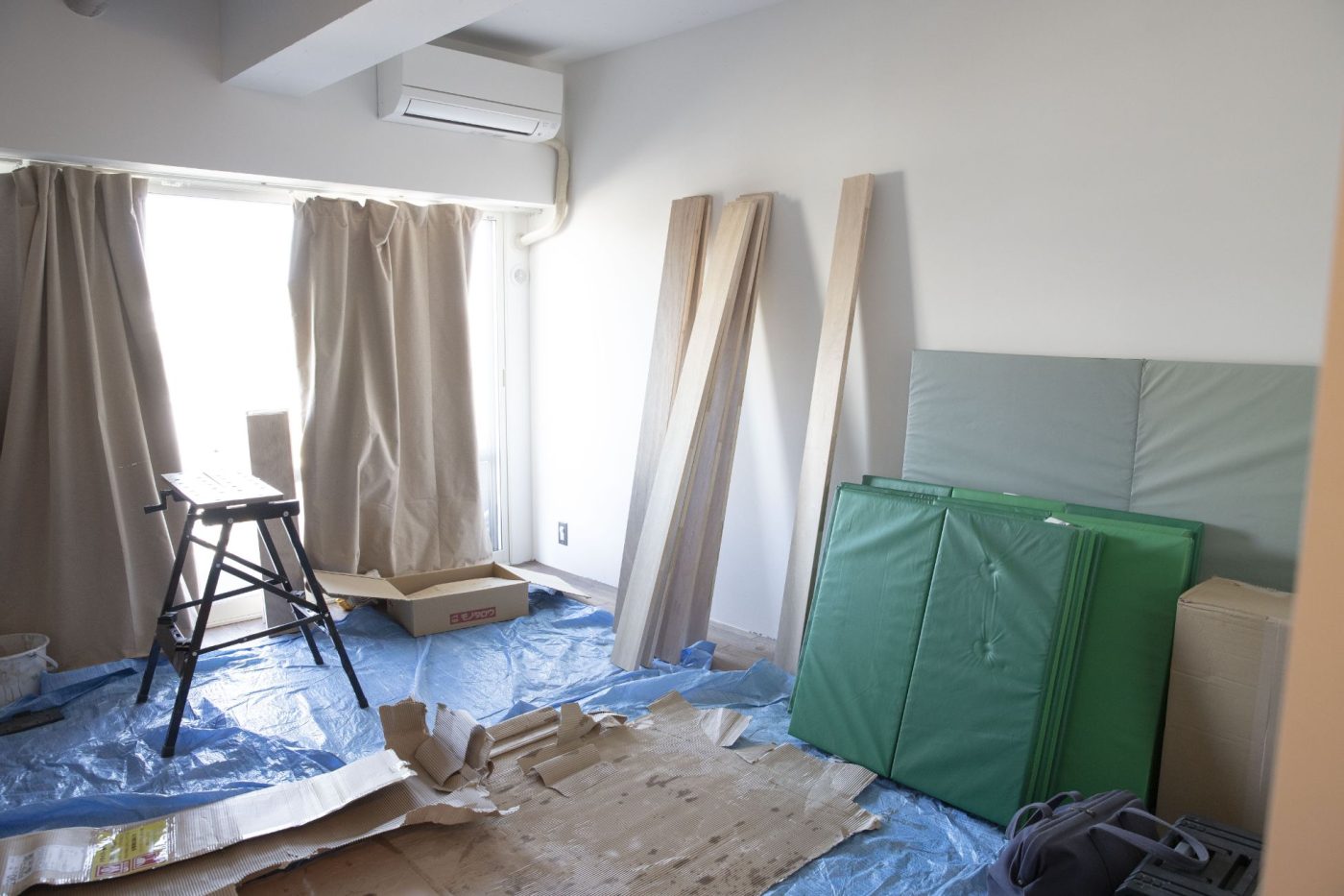 まだ使っていない部屋はDIY資材などを置く作業部屋にしている。