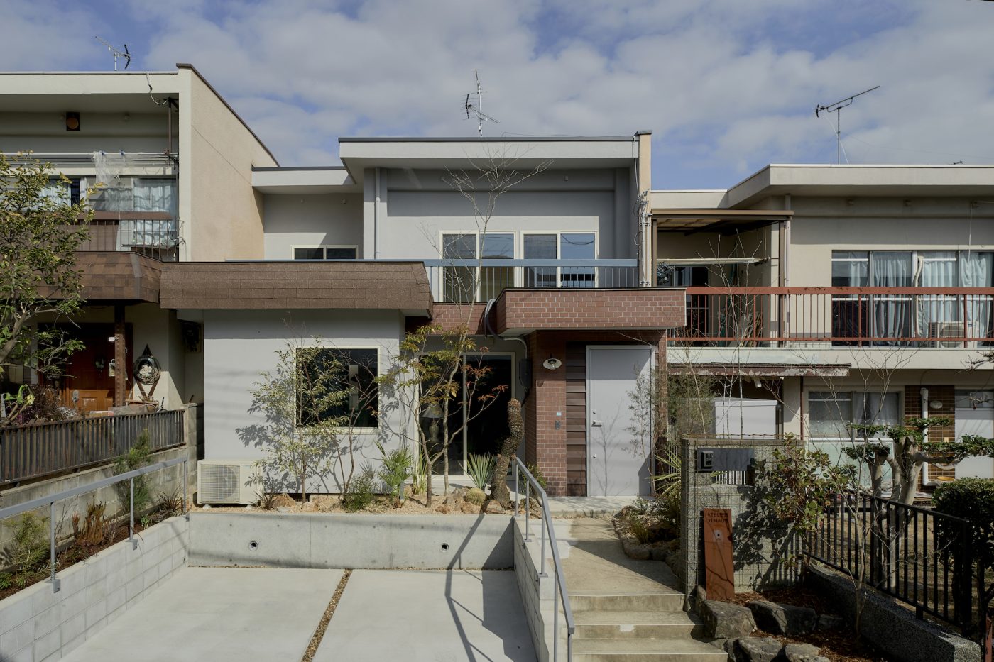 テラスハウスとは、一戸建てが連なったタイプの集合住宅のこと。