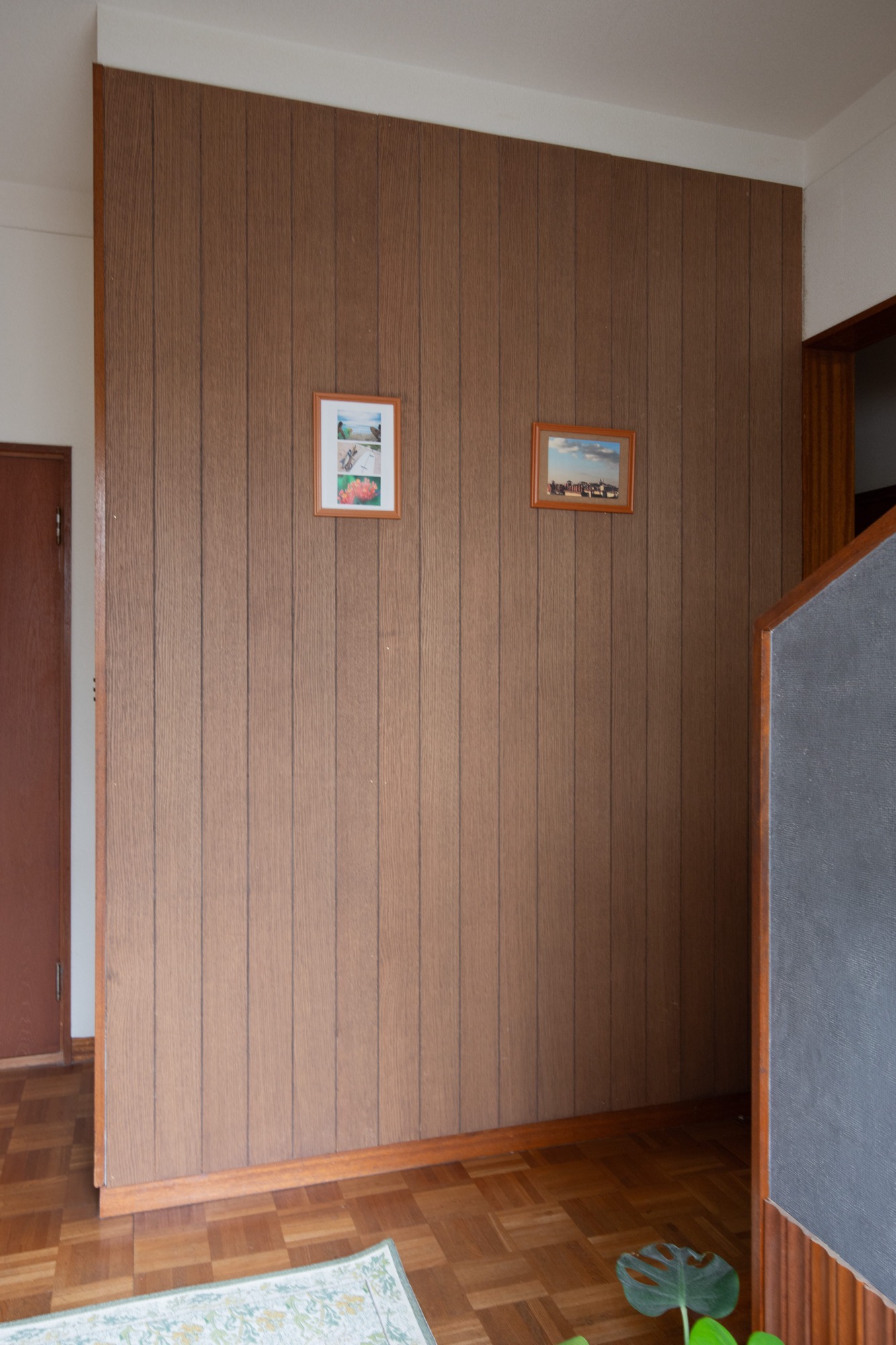 玄関入ってすぐの印象を変えたい。壁に「ウッドウォールパネル」を貼って塗ってみた！127