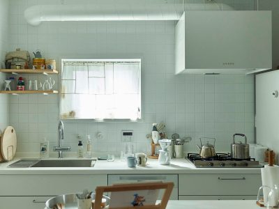 制限や既製品を味方につけてつくりあげる、肩肘張らずに整う真っ白な住まい Vol.1