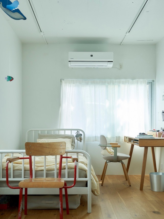 制限や既製品を味方につけてつくりあげる、肩肘張らずに整う真っ白な住まい11