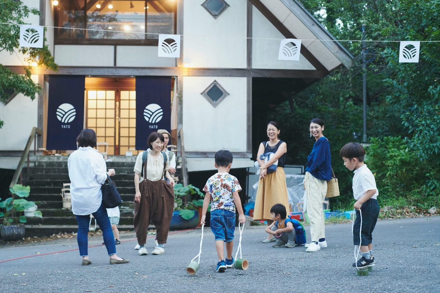 地域に根ざした場で、子どもも大人ものびのびと過ごすことができる。