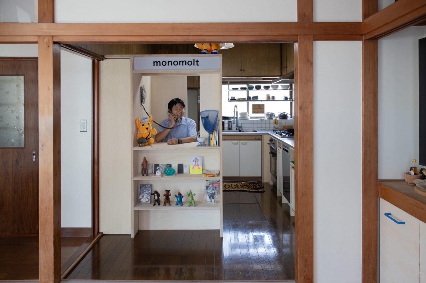 お気に入りの場所にいるスタッフ矢板。