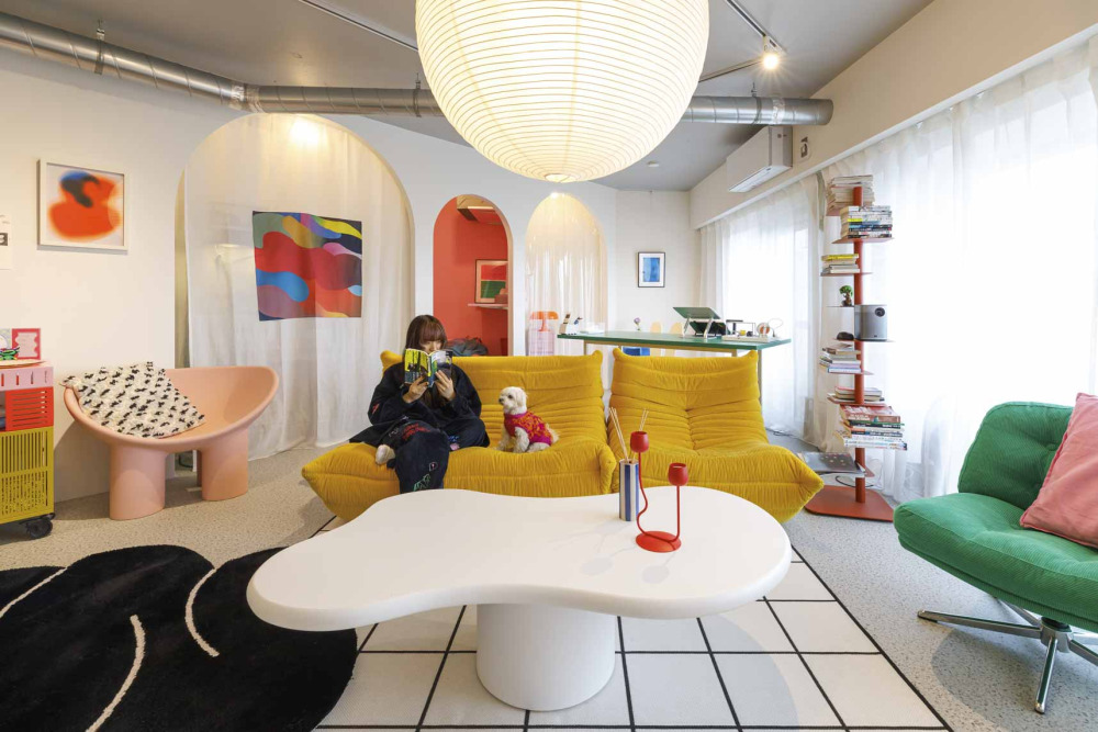 斜め間取り×カラフル!個性的“だから”心地いい、わたしの部屋