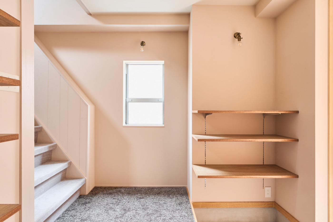 元活版印刷の作業場だった建物が、ポップで心地よい住まいに。家族が集まる39㎡のLDK6