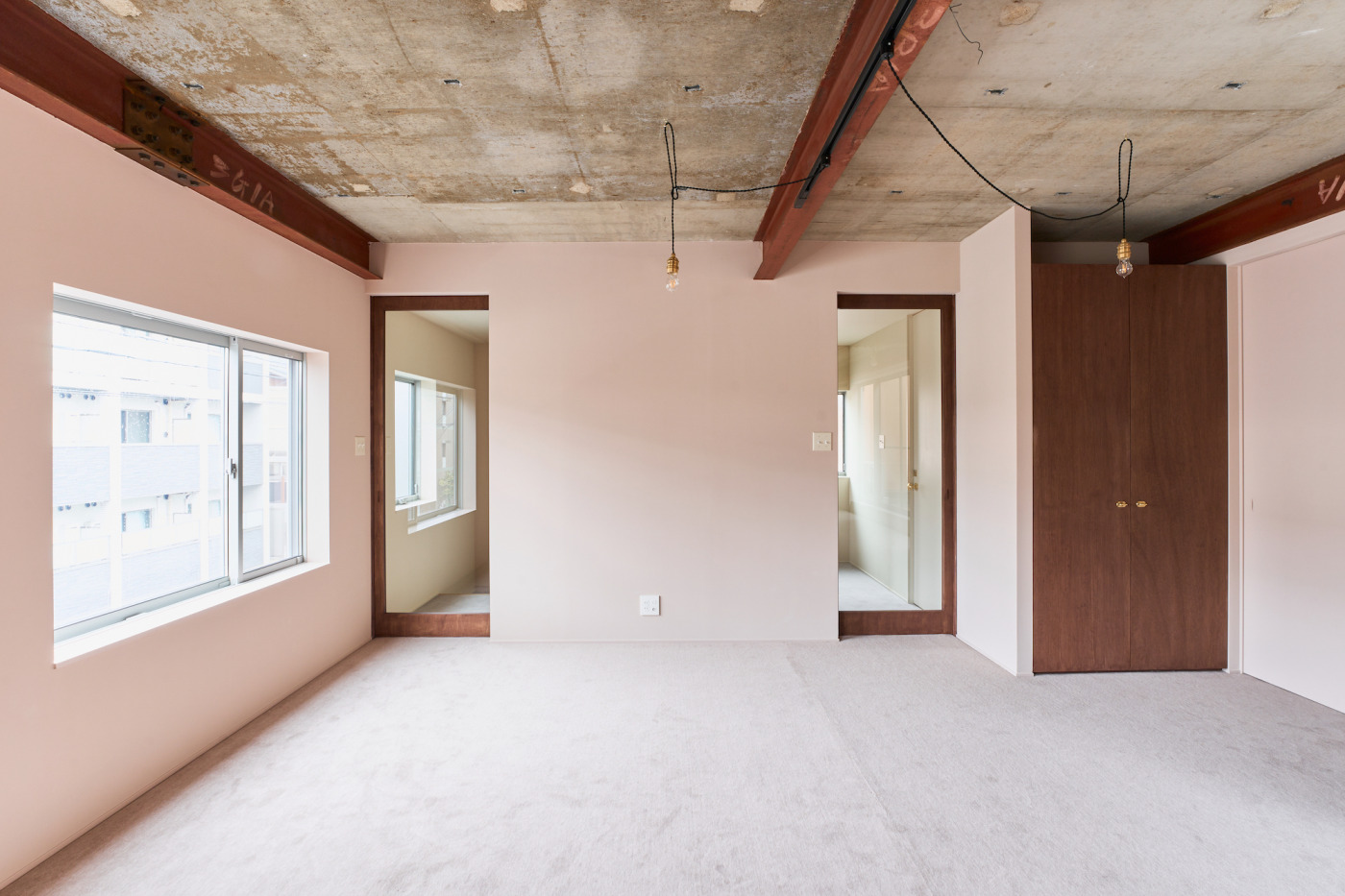 元活版印刷の作業場だった建物が、ポップで心地よい住まいに。家族が集まる39㎡のLDK14