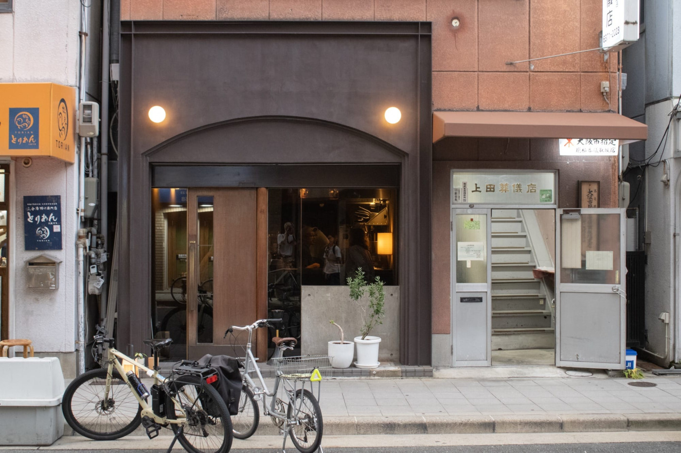 大阪メトロ中津駅からtoolboxショールームに向かう道すがらにあるお店。