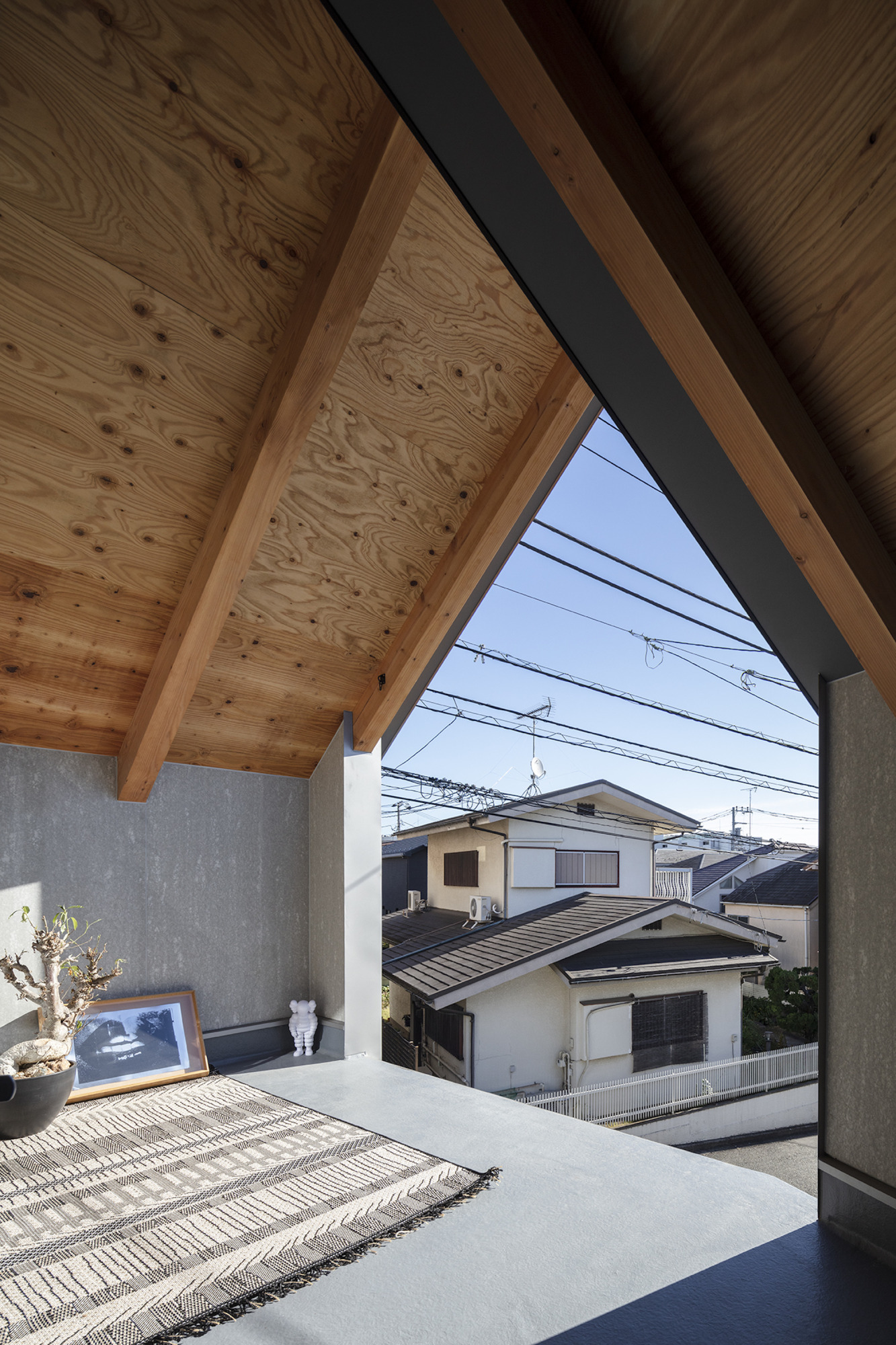 家族それぞれの“小さな家”を集めた、“街”のような住まい。ひとりの時間とみんなの時間を自由に行き来する暮らし9