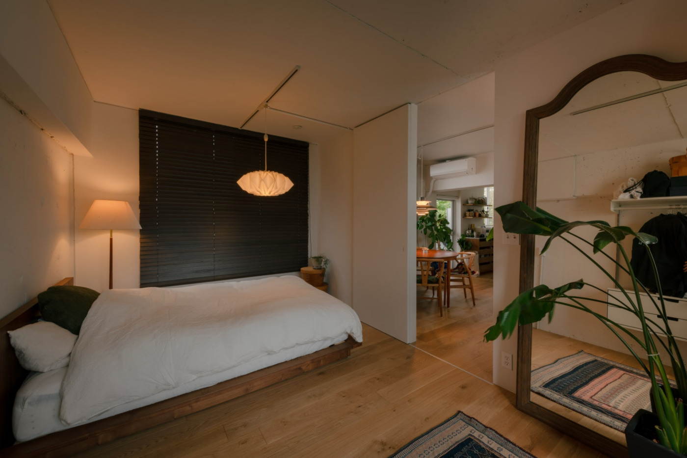 緑と光、建築、家具。“素材の良さ”を引き立てる、やりすぎないヴィンテージマンションリノベ17