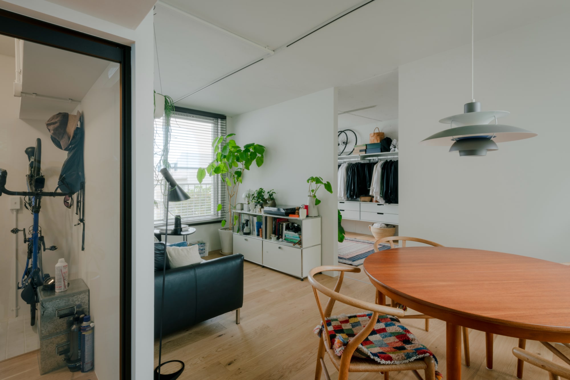 緑と光、建築、家具。“素材の良さ”を引き立てる、やりすぎない