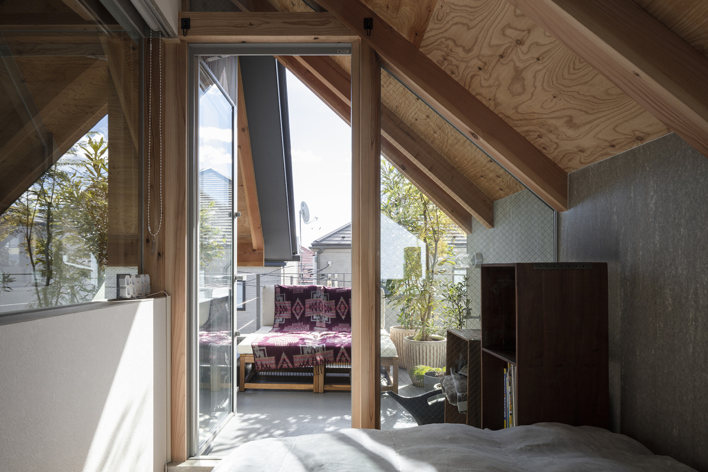 家族それぞれの“小さな家”を集めた、“街”のような住まい。ひとりの時間とみんなの時間を自由に行き来する暮らし vol.5