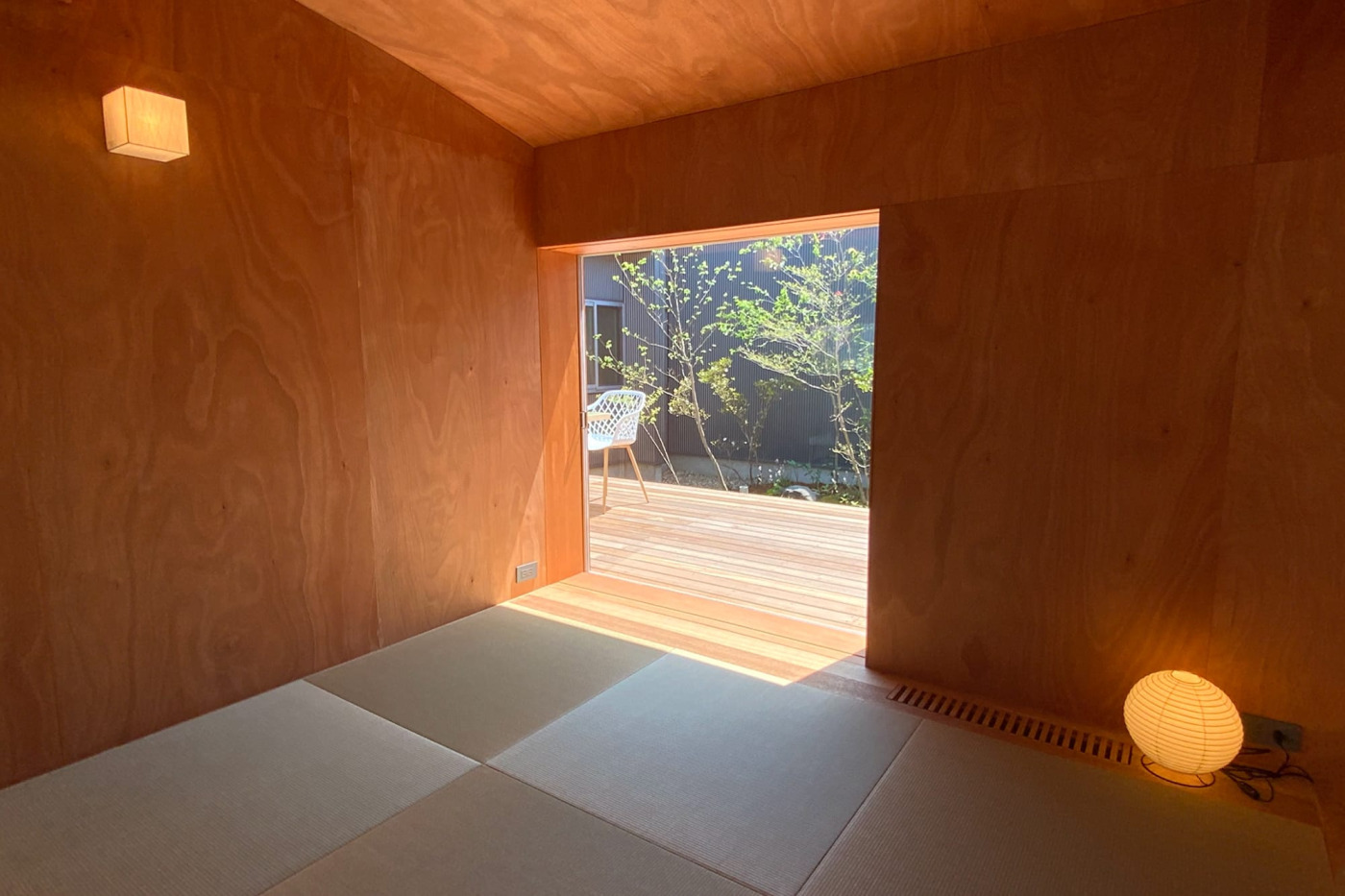 緑を取り入れた南房総の平屋暮らし。ラワンの既製品と造作との一体的感が予算コントロールの鍵に13