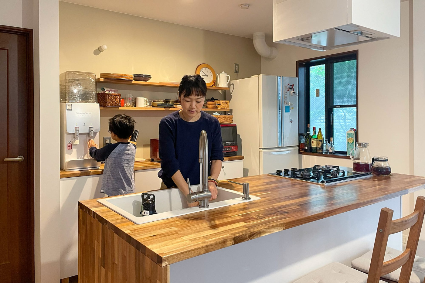 子供たちが勝手に水をとりにいってくれる。カウンター上に設置するタイプ。