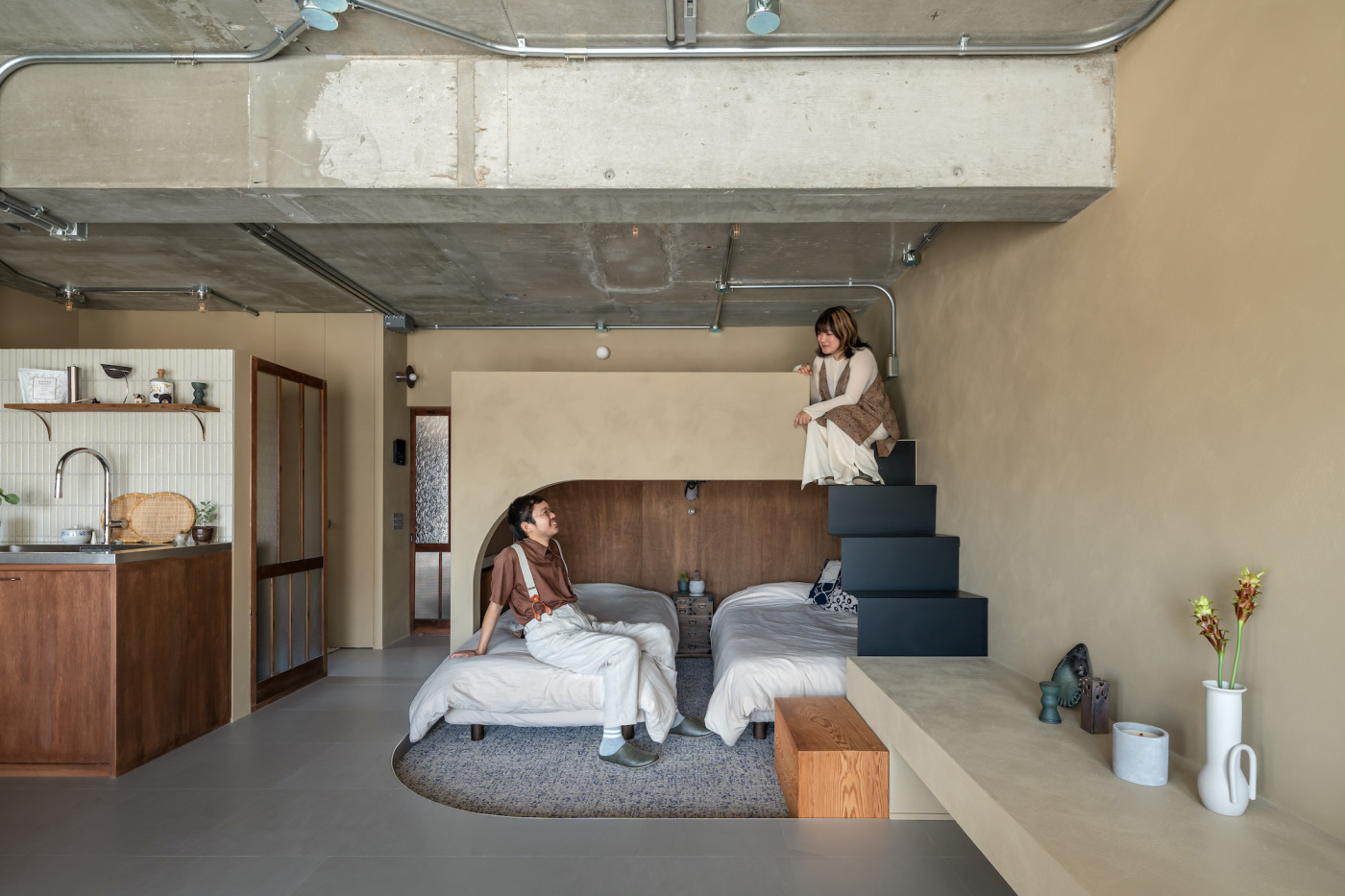 “遊郭建具”で暮らしを仕切る・繋ぐ。ワンルームに広がる多様な居場所1