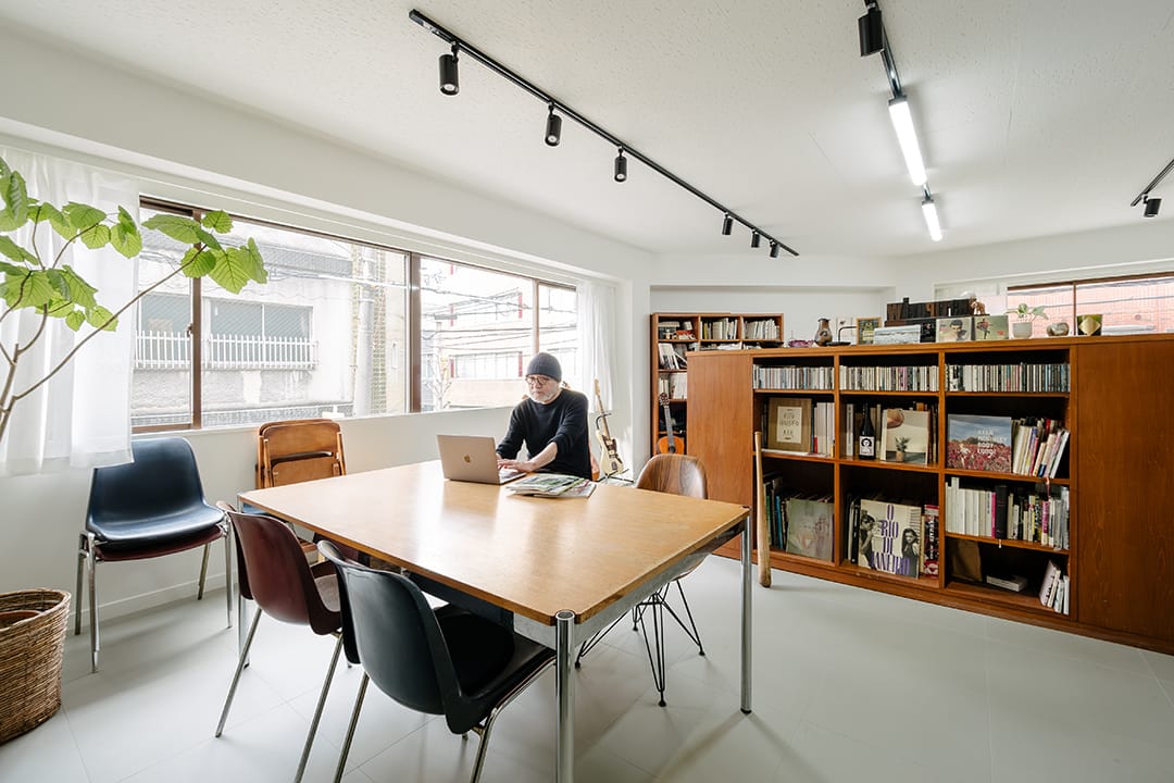 ”木とタイルで魅せる”。ありふれたビルに個性をつくり出すオフィスビルのリノベーション9