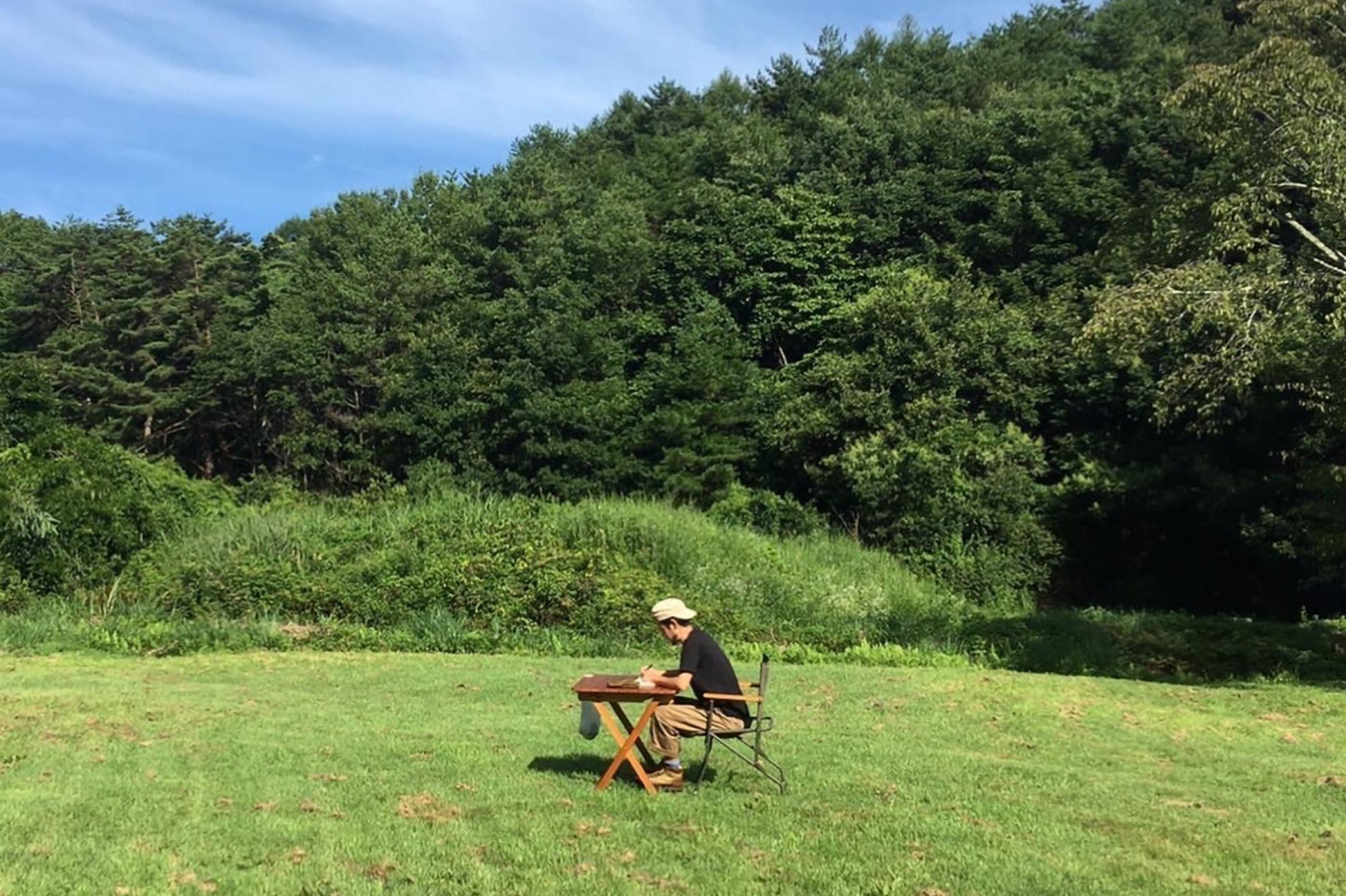 毎年イラストを描いてくれる舞木和哉さん。Instagramでは、毎日誕生日の人を描いています。必見！