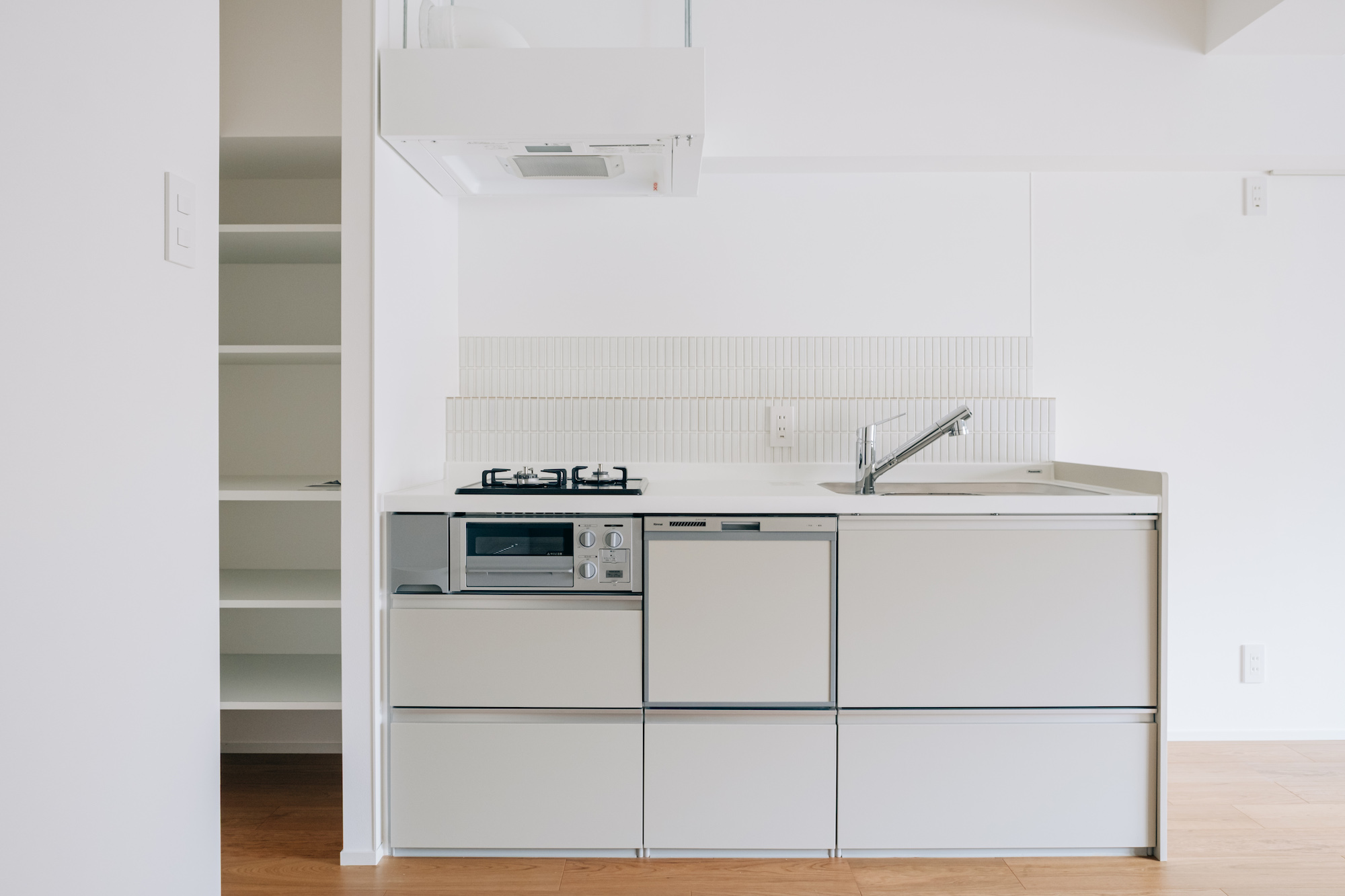 ミニマルでシンプル。日常の動線に、好きな素材やフォルムを取り入れたちょうど良い暮らし心地Vol.3