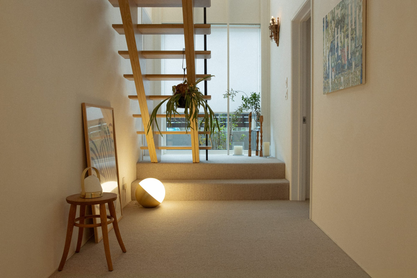 季節ごとにアートなどを掛け替えたくなる、ギャラリーのようなスペースでもあります。