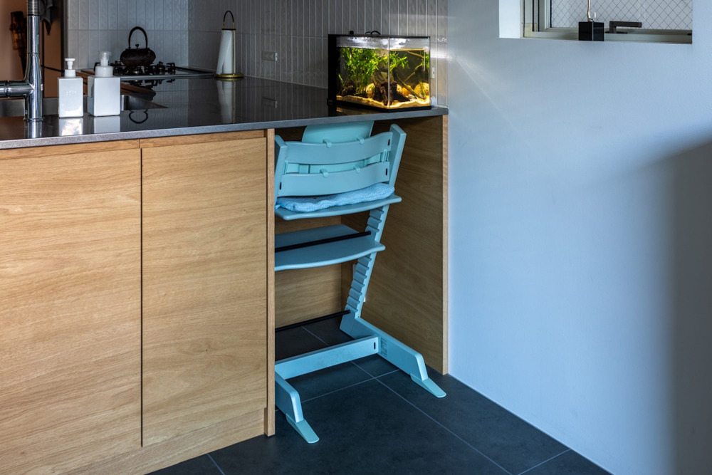 3回目の家づくりは戸建てリノベ！日当たり不足を克服する、イエローの吹き抜け階段がある家 Vol.5