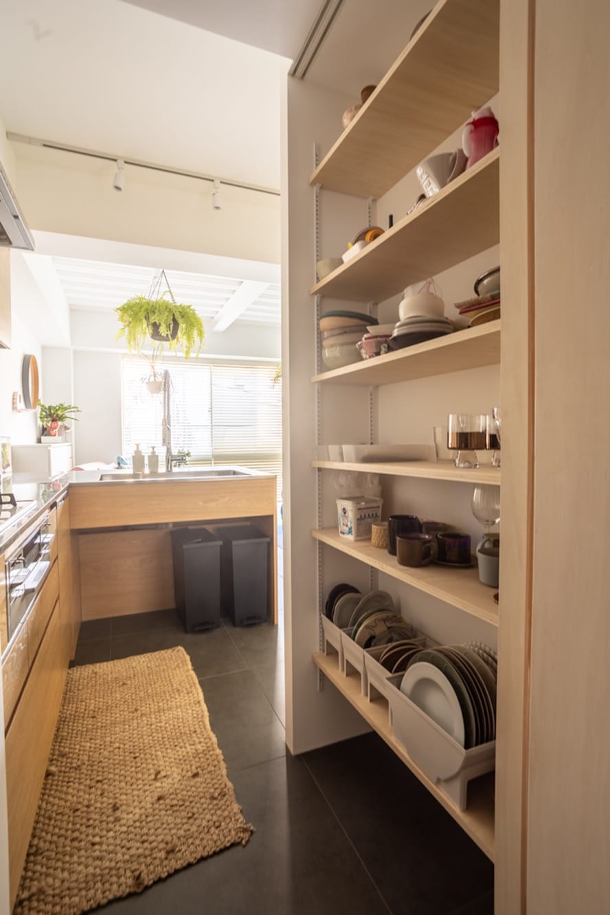 3回目の家づくりは戸建てリノベ！日当たり不足を克服する、イエローの吹き抜け階段がある家 Vol.4