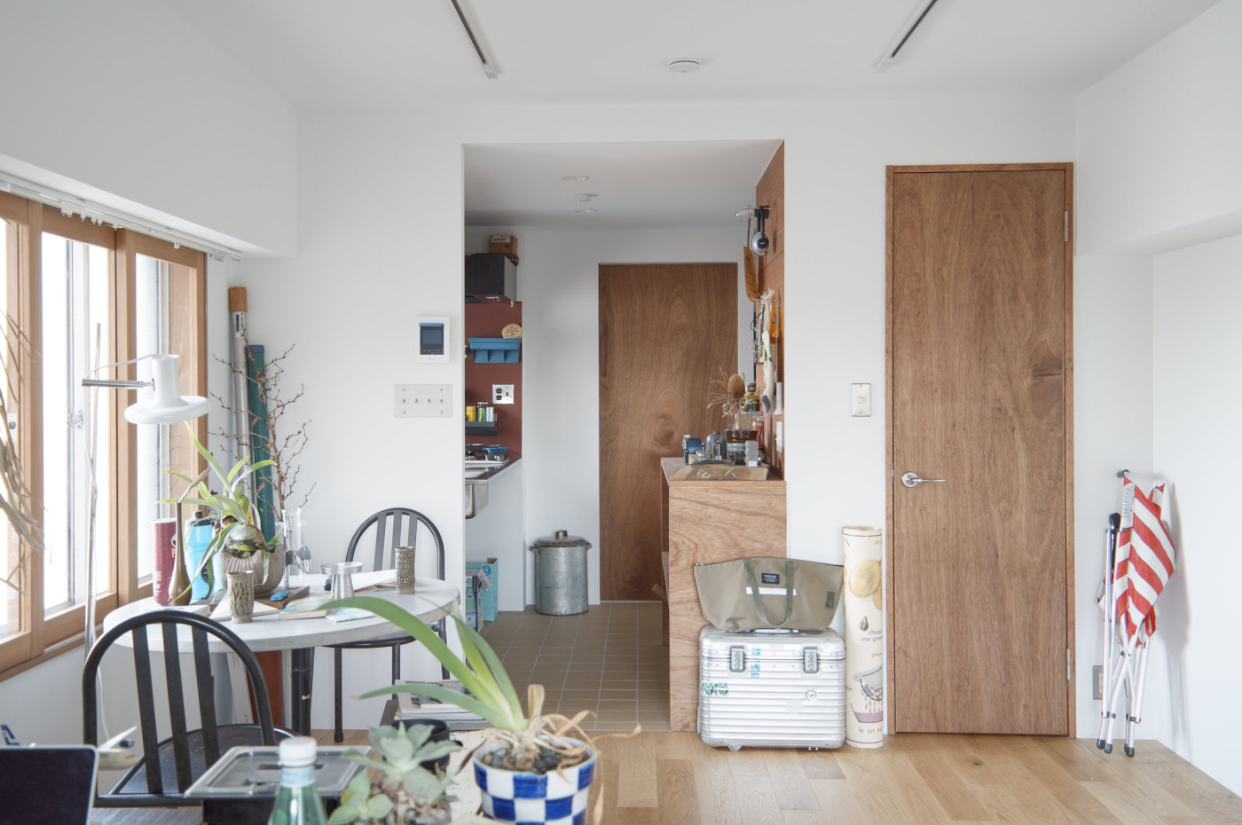 都心の高速沿いワンルームを、“素材とパーツの効かせ方”で心地よさに変える。オーナーの「自分が住みたい」を込めた賃貸リノベ20