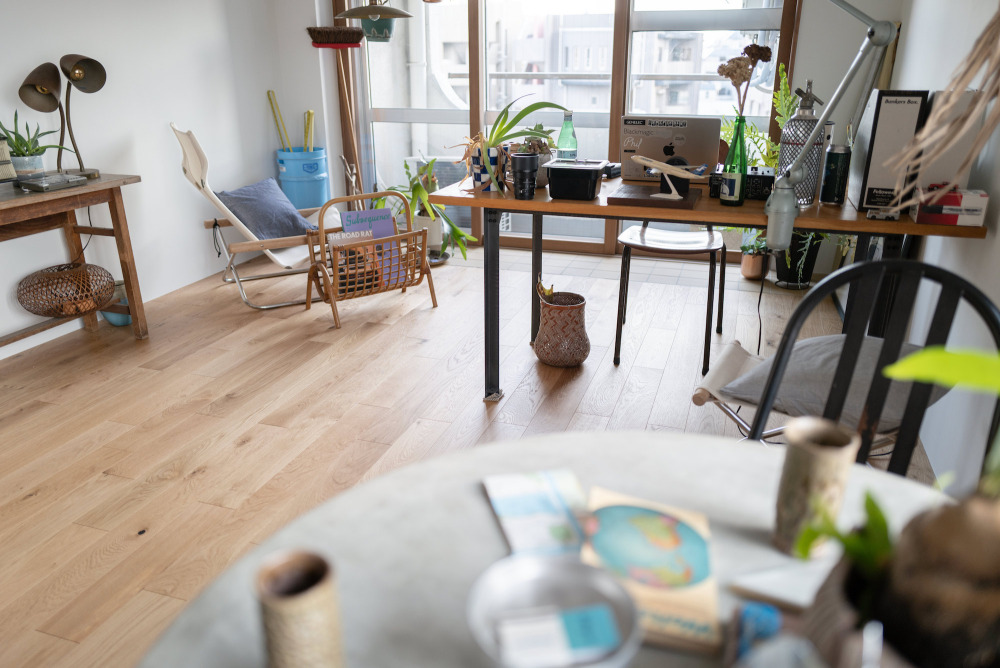 都心の高速沿いワンルームを、“素材とパーツの効かせ方”で心地よさに変える。オーナーの「自分が住みたい」を込めた賃貸リノベVol.6