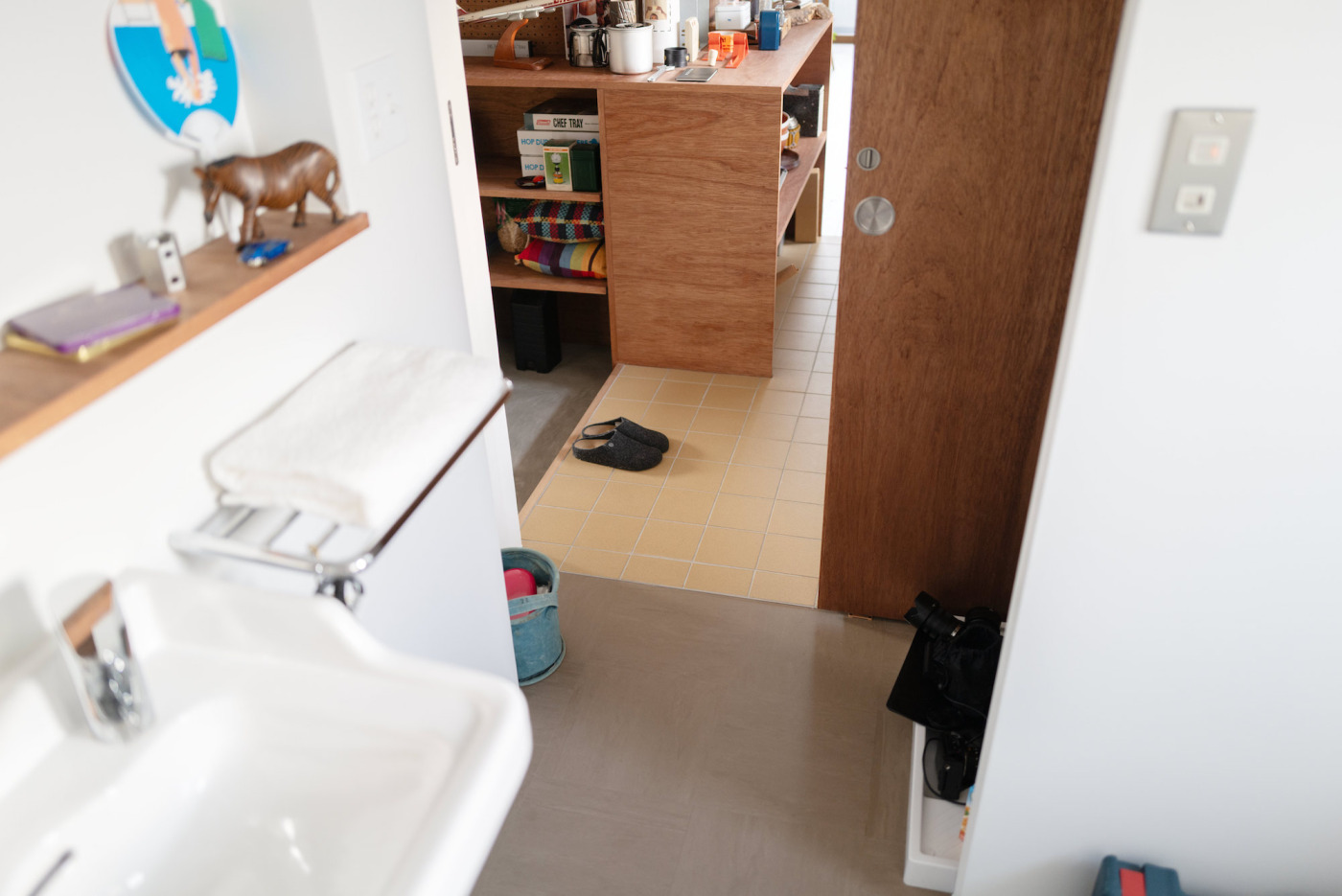 都心の高速沿いワンルームを、“素材とパーツの効かせ方”で心地よさに変える。オーナーの「自分が住みたい」を込めた賃貸リノベ35